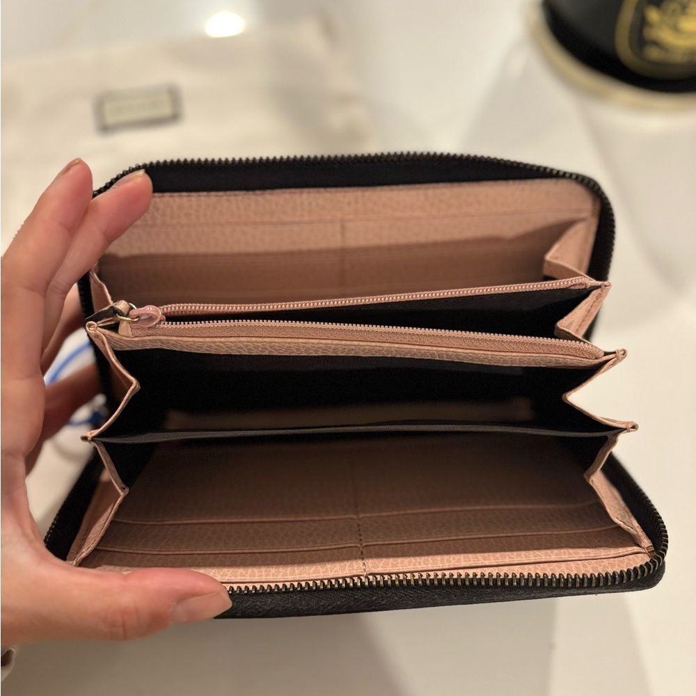 Gucci
Marmont Butterfly Double G Logo Continental Black Wallet - Picture 8 of 10